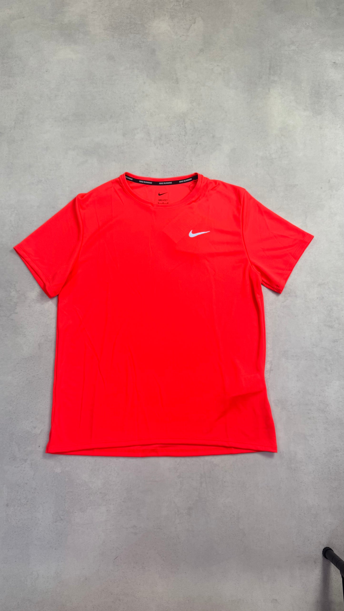 Nike Miler T-Shirt - Bright Crimson