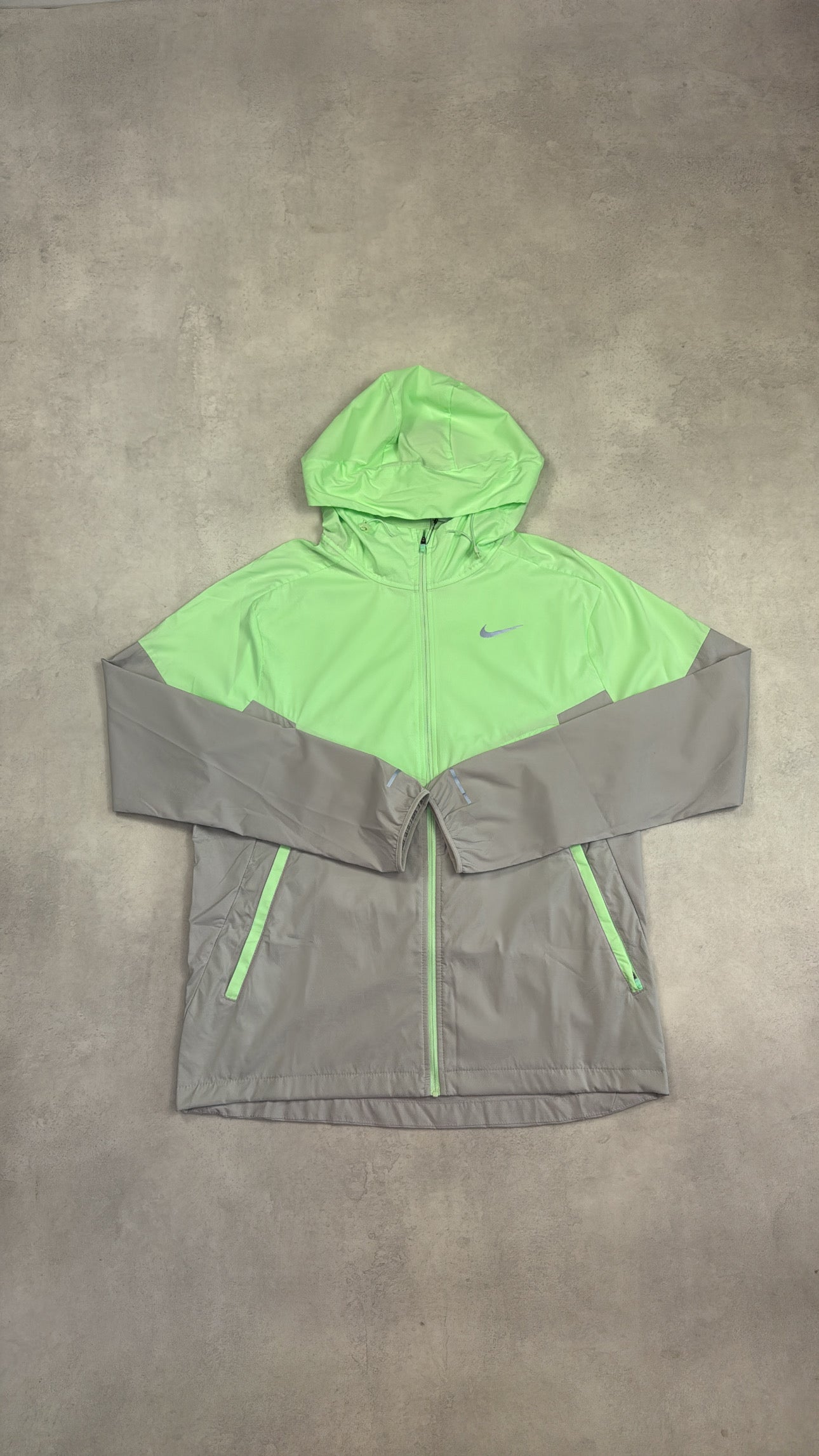 Nike Windrunner - Vapour Green