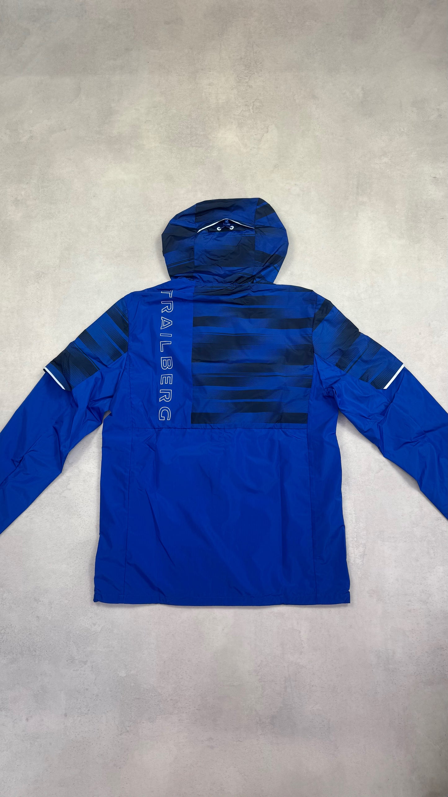 Trailberg Dimension Windrunner - Surf The Web