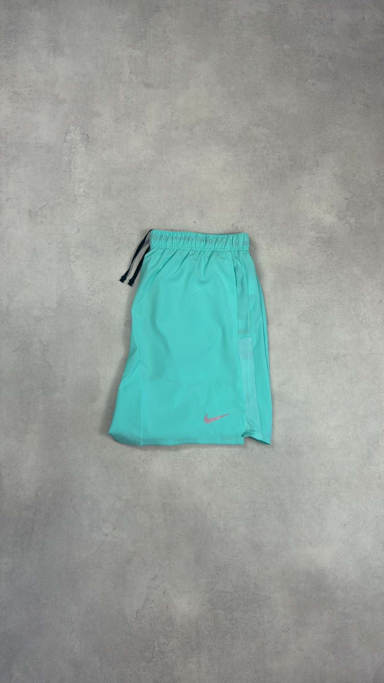 Nike Dri Fit Challenger Shorts - Mint