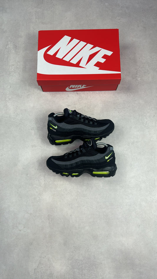 Air Max 95 Retro Logo
