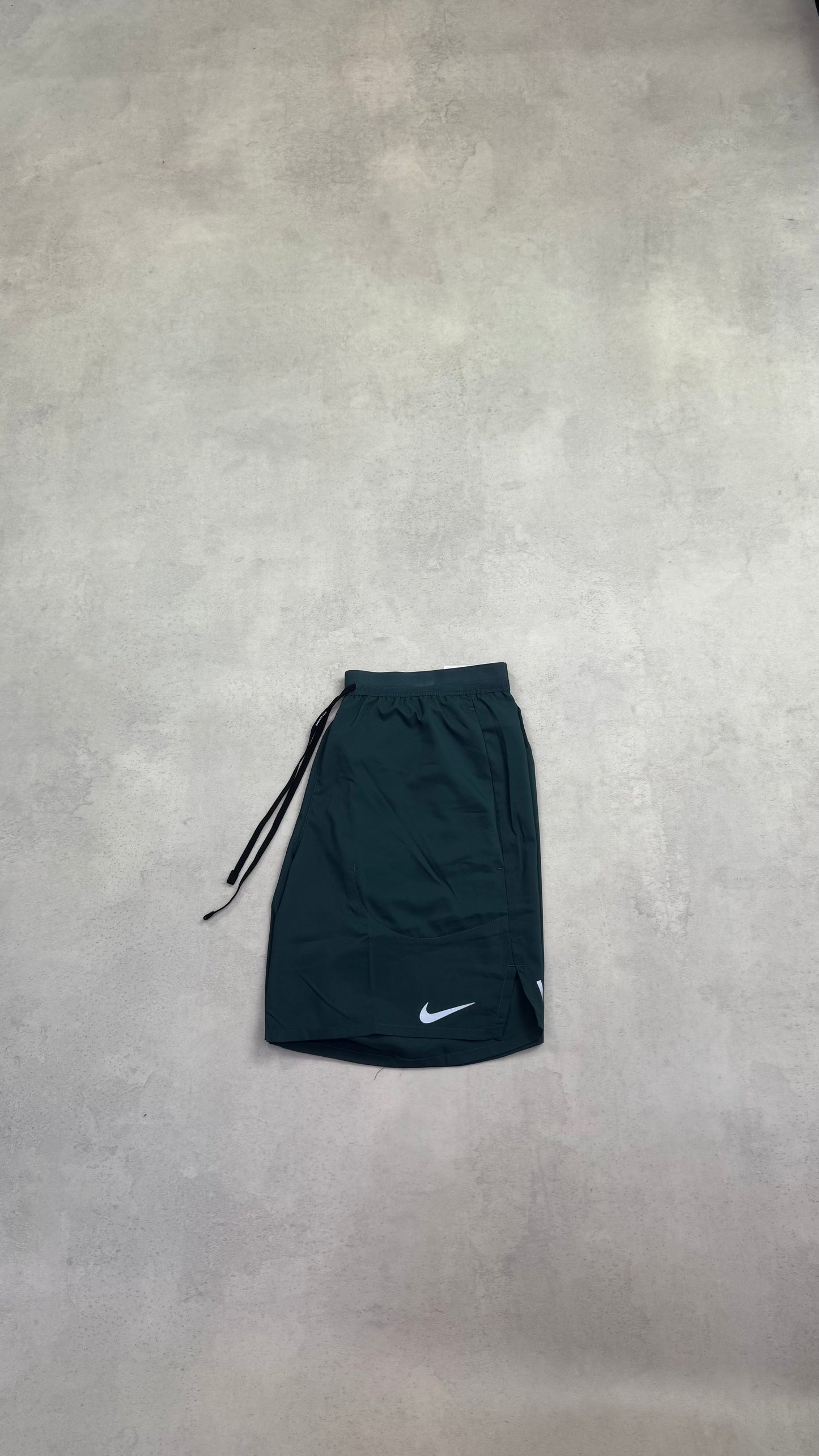Nike Flex Stride Shorts - Vintage Green