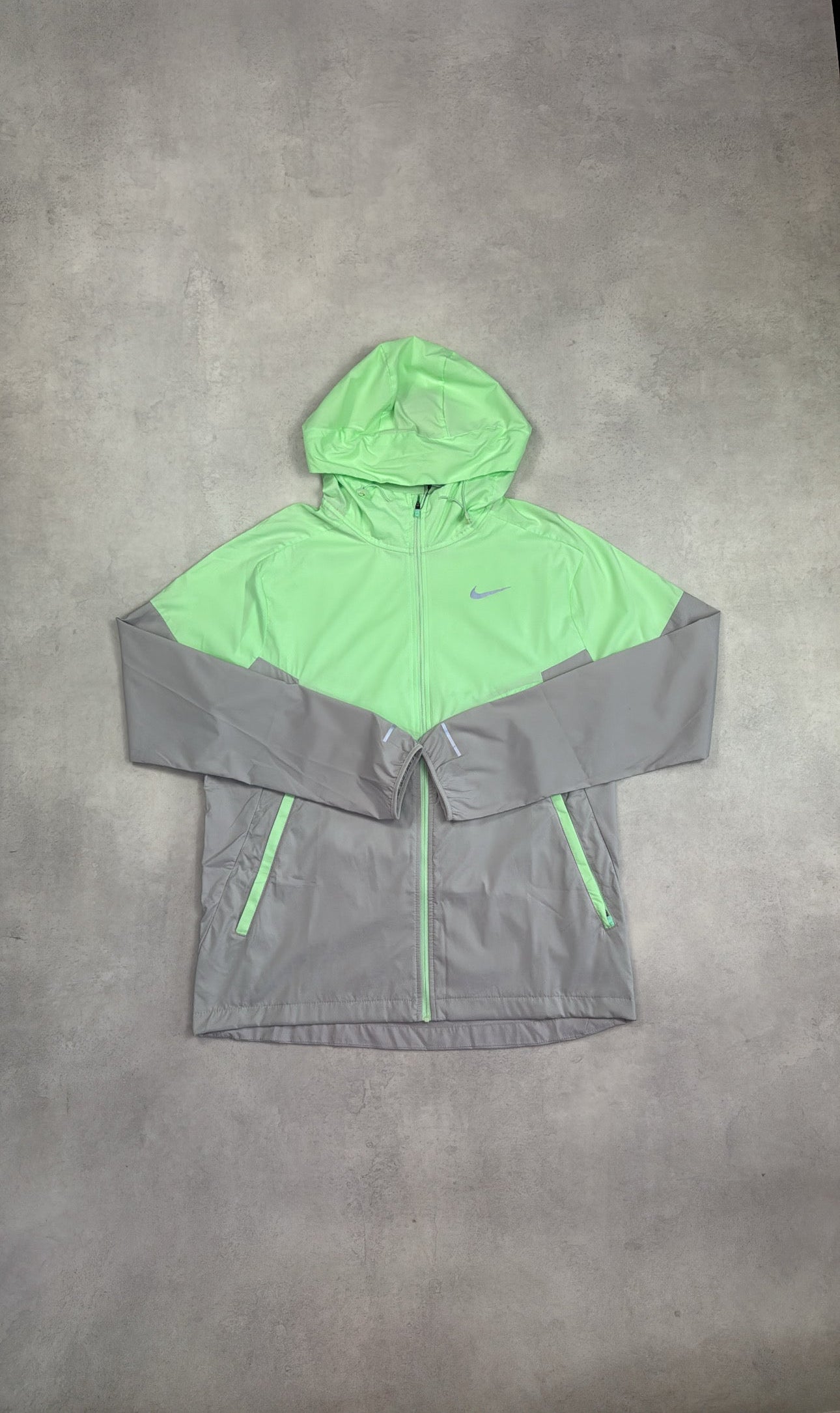 Nike Windrunner - Vapour Green