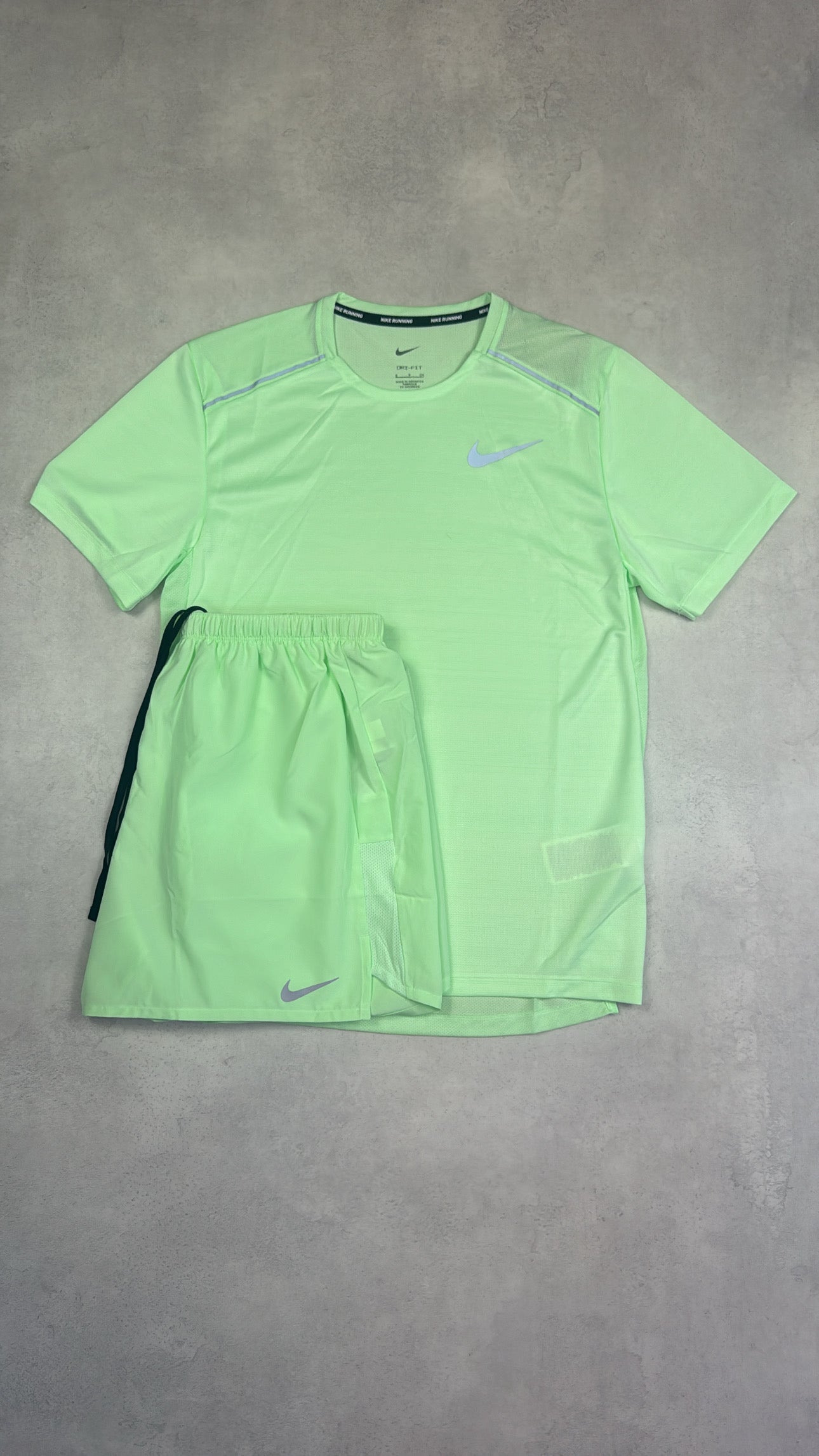 Nike Miler T-Shirt & Challenger Shorts Duo Set - Vapour Green